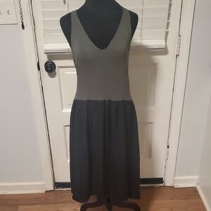 dolan V-Neck Colorblock Sleeveless Midi Dress